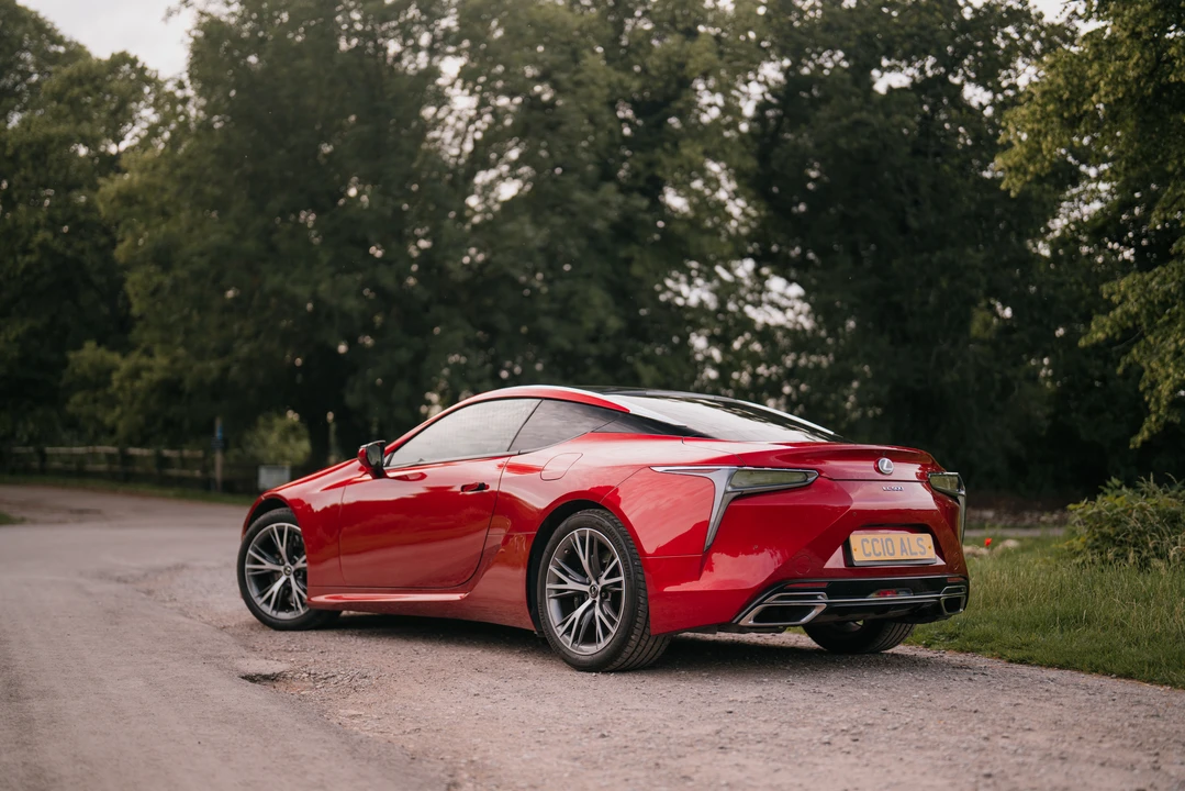2017 Lexus LC - Image 5 of 31