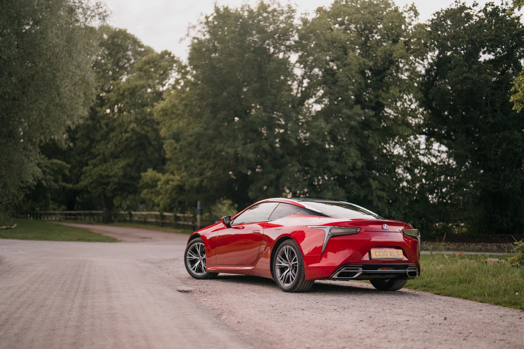 2017 Lexus LC - Image 12 of 31