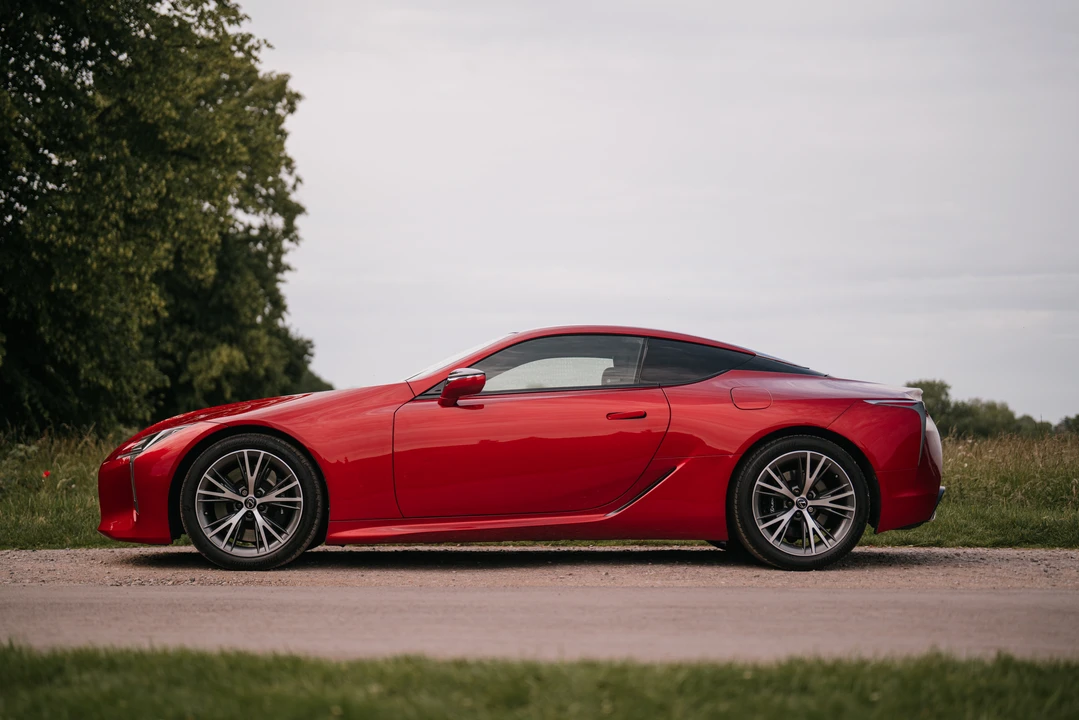 2017 Lexus LC - Image 4 of 31