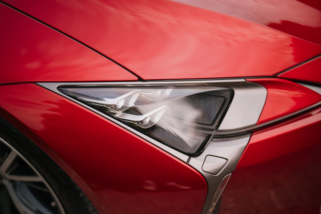2017 Lexus LC - Image 21 of 31
