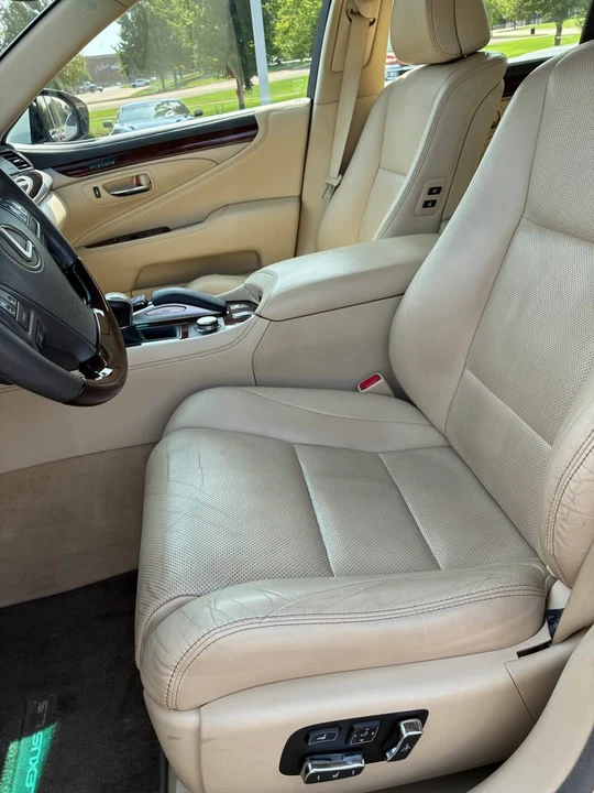 2017 Lexus LS 4th Gen - Image 2 of 8