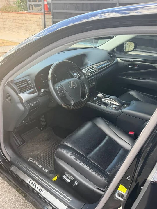 2017 Lexus LS 4th Gen - Image 6 of 9
