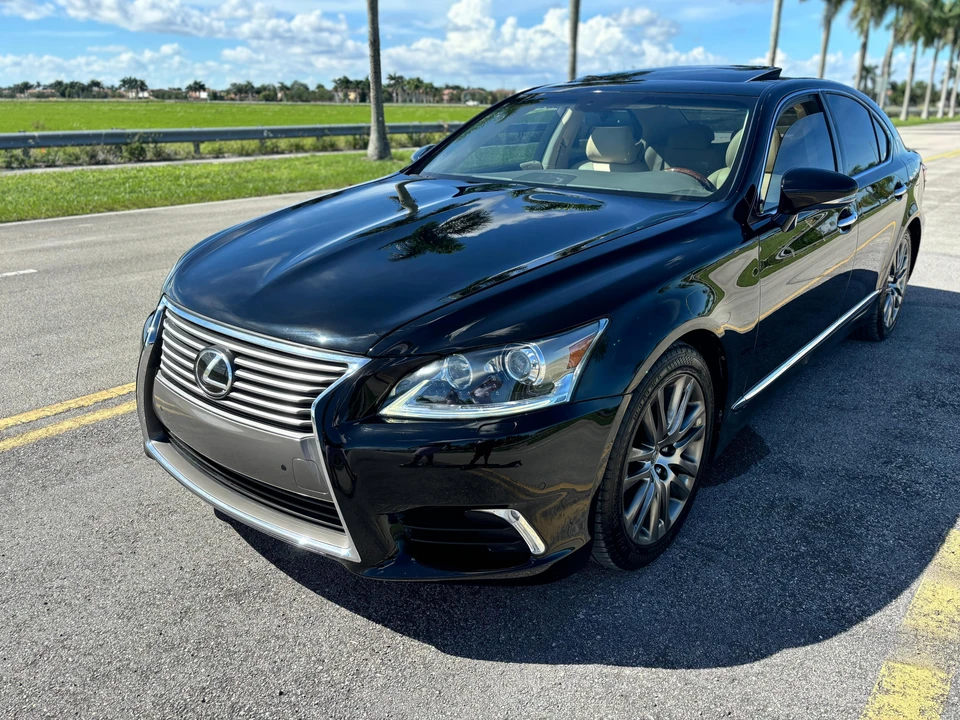 2017 Lexus LS 4th Gen - Image 12 of 31