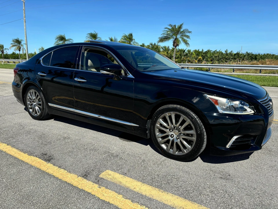 2017 Lexus LS 4th Gen - Image 27 of 31