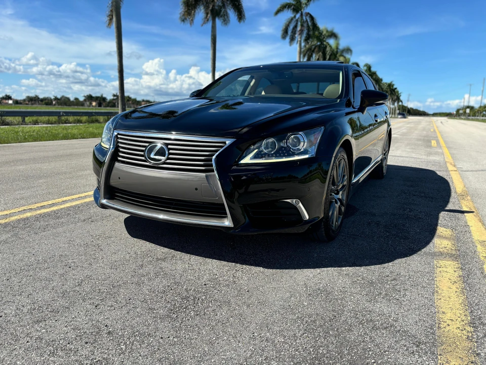 2017 Lexus LS 4th Gen - Image 10 of 31