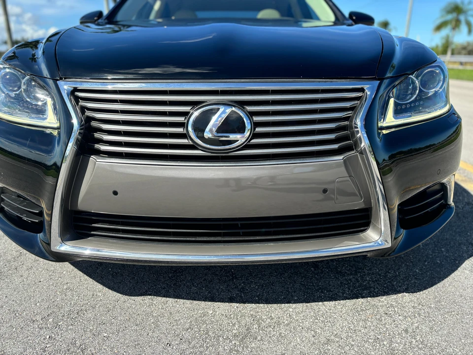 2017 Lexus LS 4th Gen - Image 30 of 31