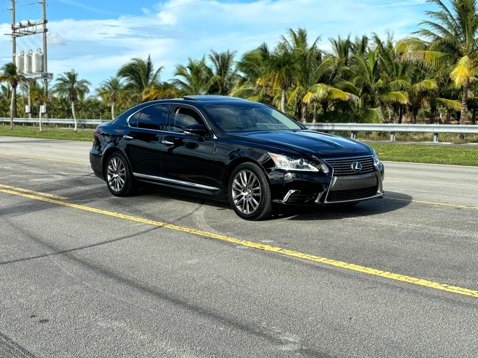 2017 Lexus LS 4th Gen - Image 25 of 31