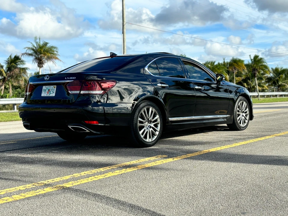 2017 Lexus LS 4th Gen - Image 21 of 31