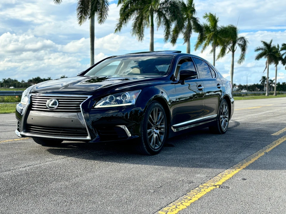 2017 Lexus LS 4th Gen - Image 13 of 31