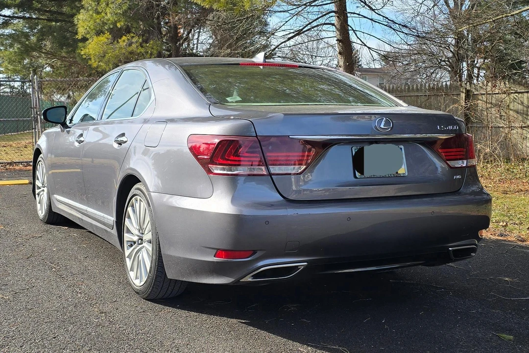 2017 Lexus LS 4th Gen - Image 4 of 31