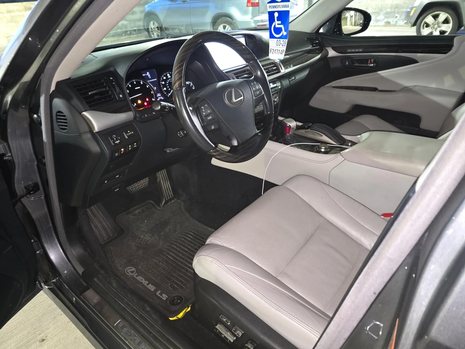 2017 Lexus LS 4th Gen - Image 31 of 31