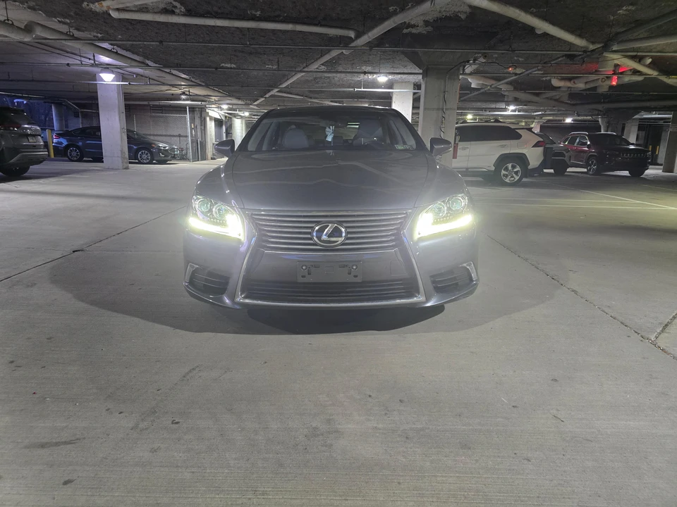 2017 Lexus LS 4th Gen - Image 7 of 31