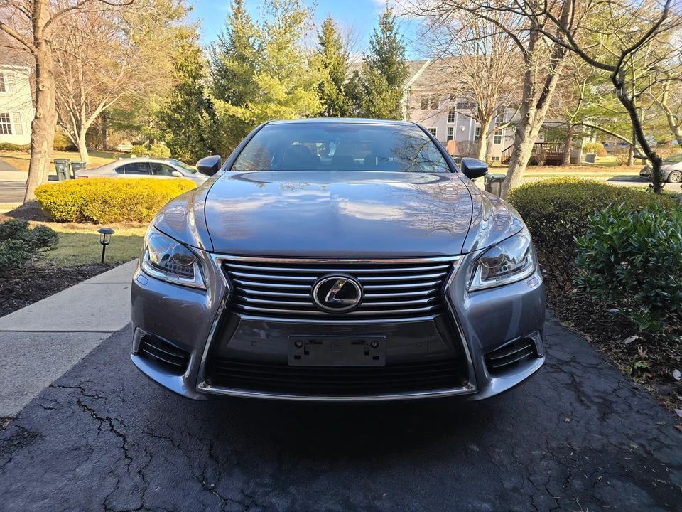 2017 Lexus LS 4th Gen - Image 6 of 31