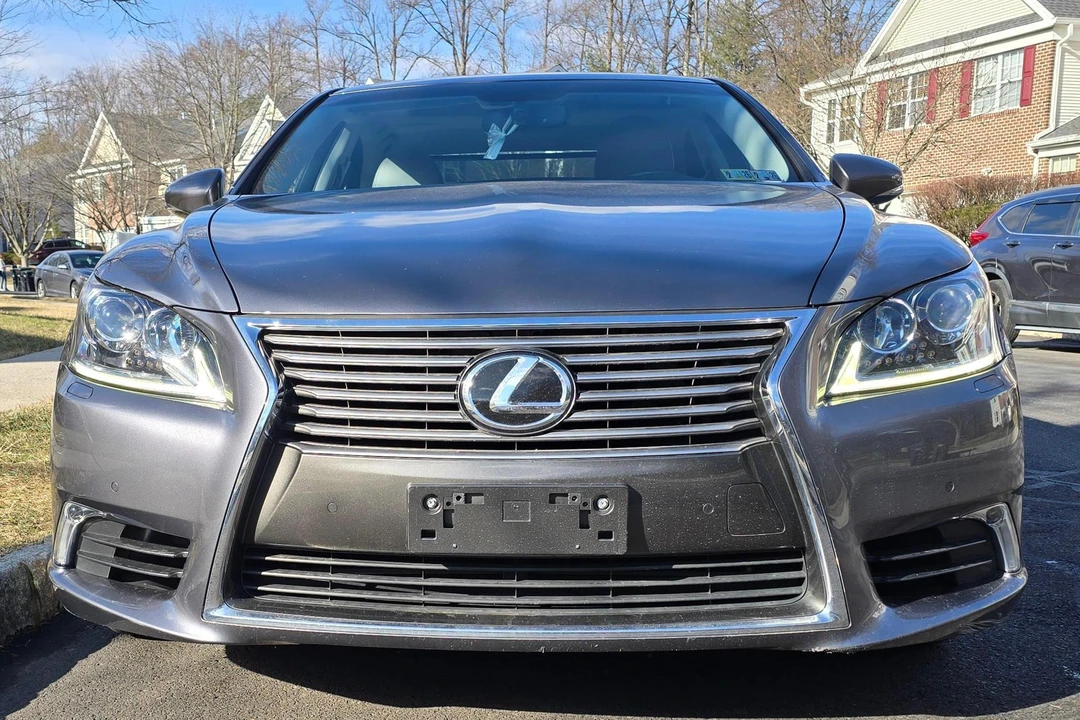 2017 Lexus LS 4th Gen - Image 2 of 31