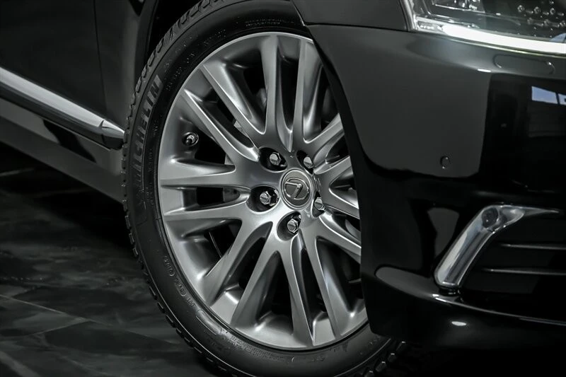 2017 Lexus LS 4th Gen - Image 3 of 31