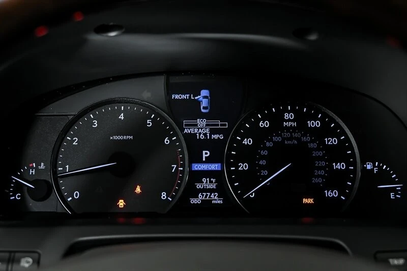 2017 Lexus LS 4th Gen - Image 24 of 31