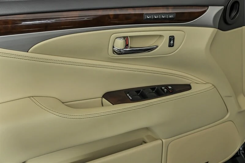 2017 Lexus LS 4th Gen - Image 13 of 31