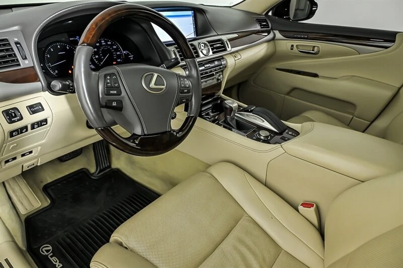 2017 Lexus LS 4th Gen - Image 16 of 31