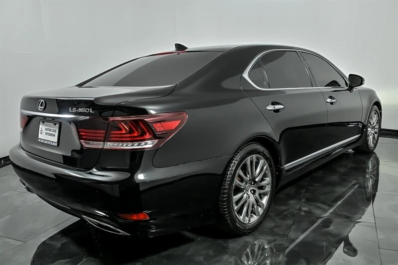 2017 Lexus LS 4th Gen - Image 9 of 31