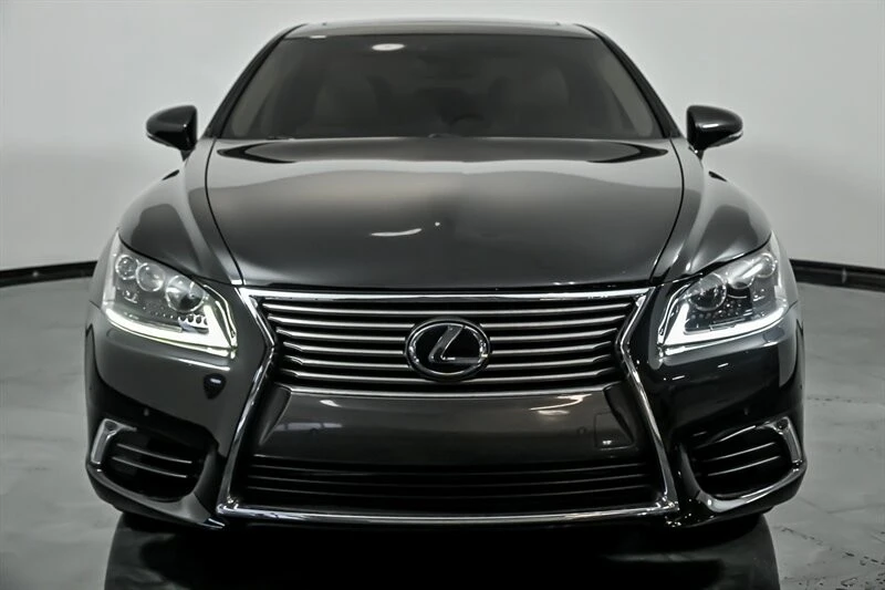 2017 Lexus LS 4th Gen - Image 4 of 31