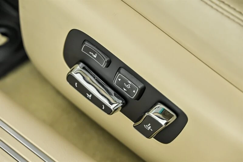 2017 Lexus LS 4th Gen - Image 22 of 31