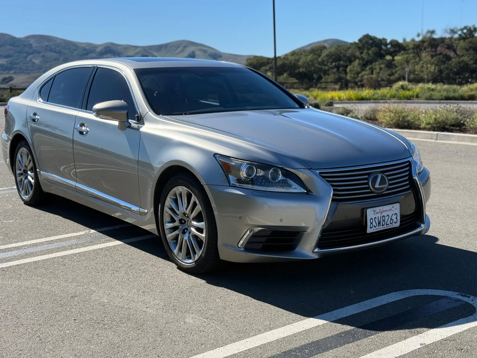 2017 Lexus LS 4th Gen - Image 13 of 31