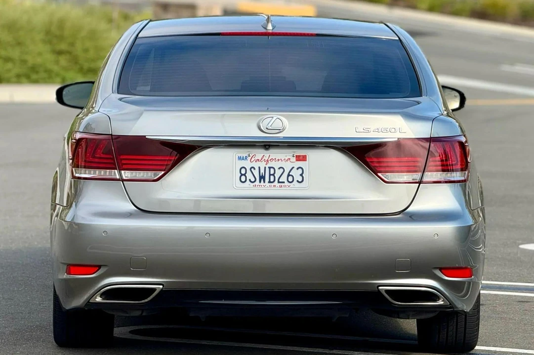 2017 Lexus LS 4th Gen - Image 5 of 31