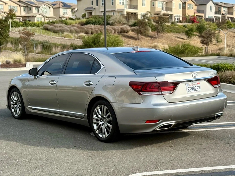2017 Lexus LS 4th Gen - Image 9 of 31