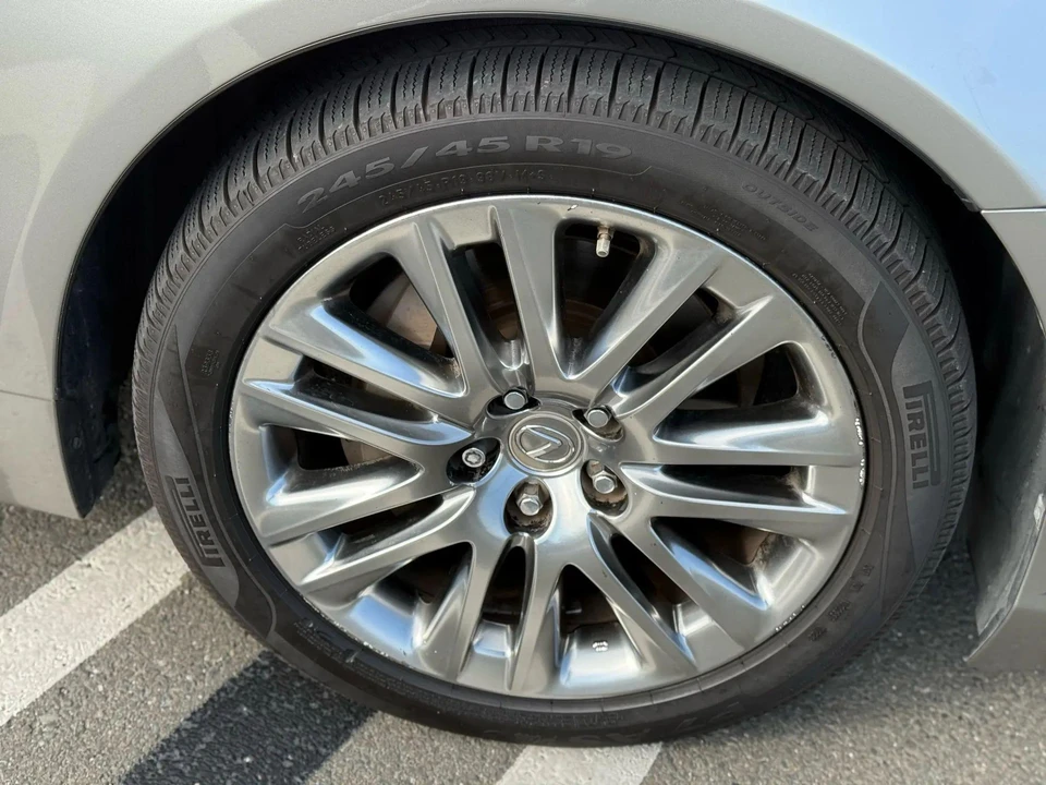2017 Lexus LS 4th Gen - Image 17 of 31