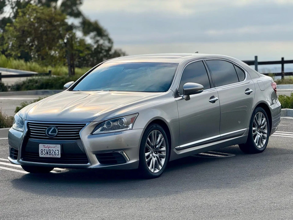 2017 Lexus LS 4th Gen - Image 7 of 31