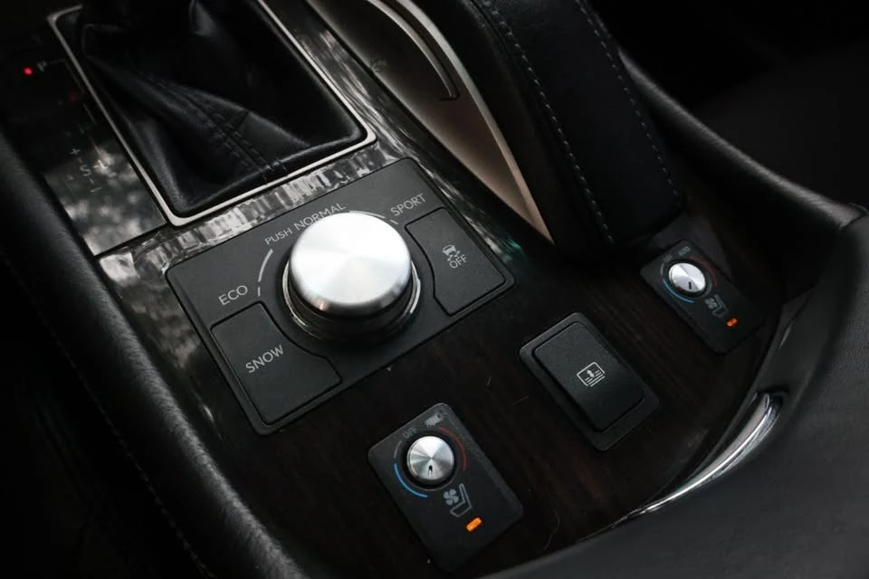 2017 Lexus LS 4th Gen - Image 14 of 20