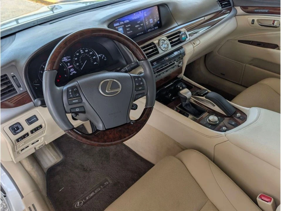 2017 Lexus LS 4th Gen - Image 15 of 20