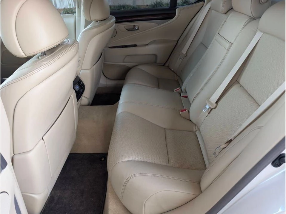 2017 Lexus LS 4th Gen - Image 17 of 20