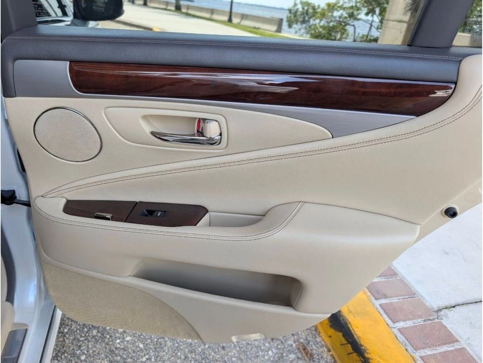 2017 Lexus LS 4th Gen - Image 13 of 20