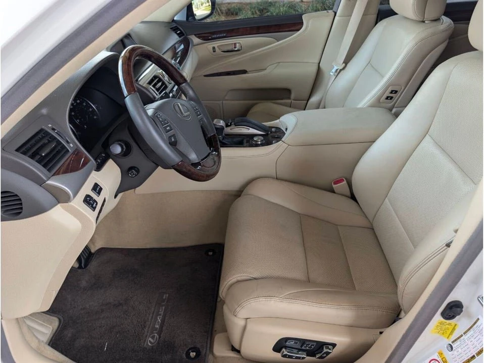 2017 Lexus LS 4th Gen - Image 16 of 20