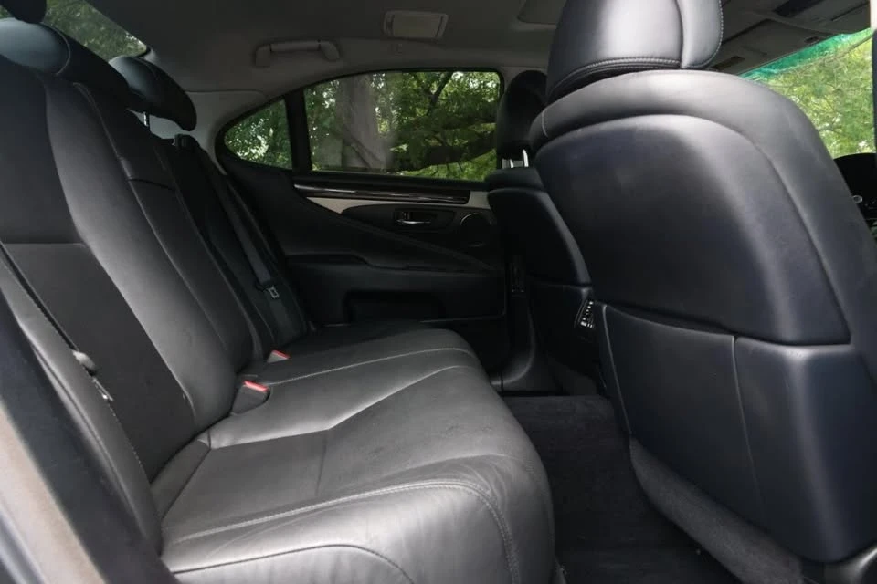 2017 Lexus LS 4th Gen - Image 18 of 20