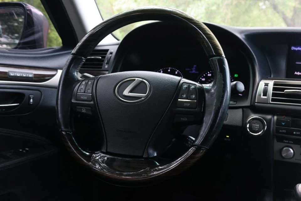 2017 Lexus LS 4th Gen - Image 9 of 20