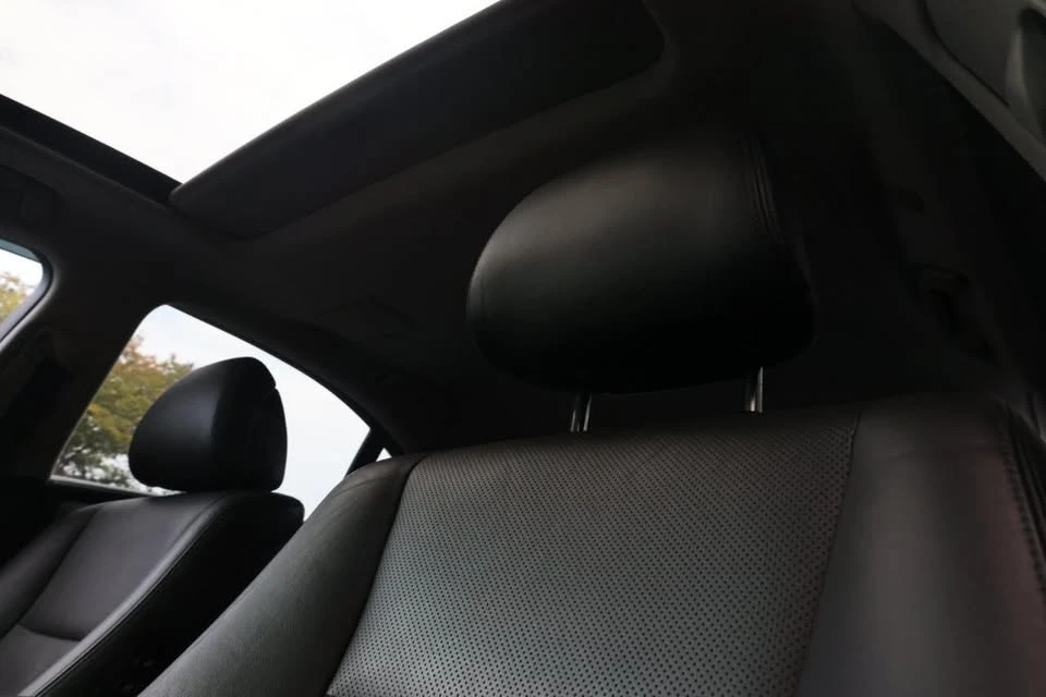 2017 Lexus LS 4th Gen - Image 17 of 20
