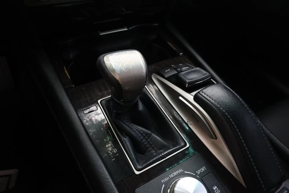 2017 Lexus LS 4th Gen - Image 13 of 20