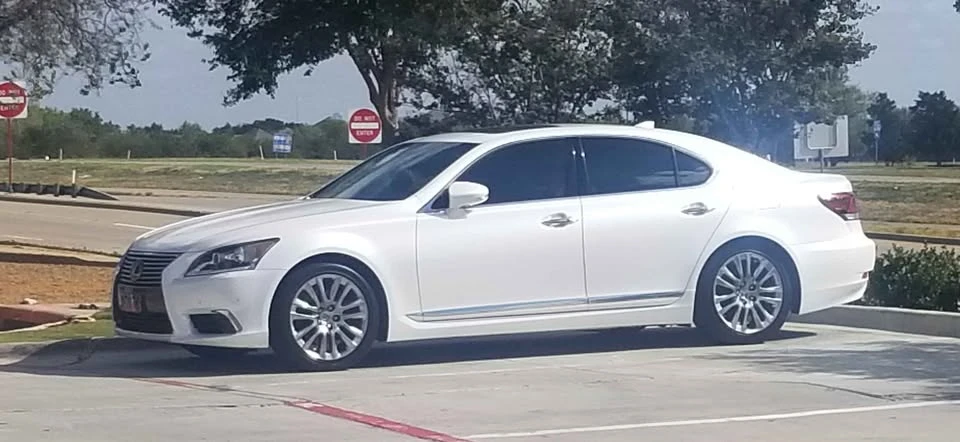 2017 Lexus LS 4th Gen - Image 4 of 8