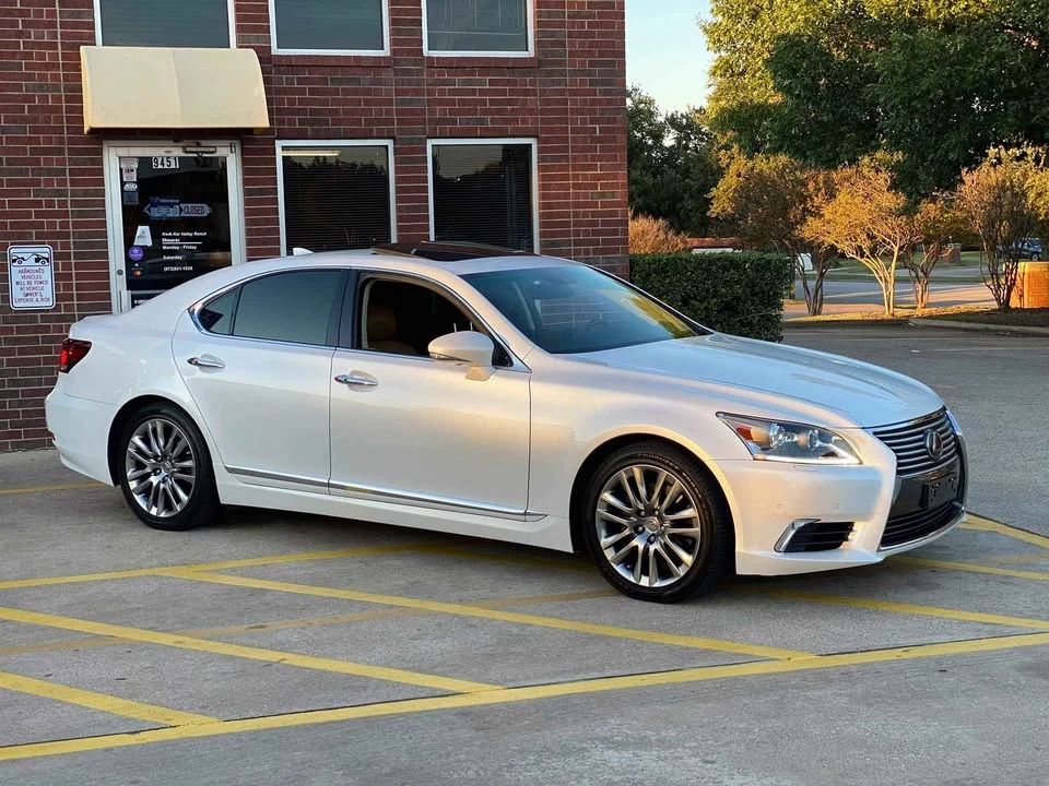 2017 Lexus LS 4th Gen - Image 5 of 8