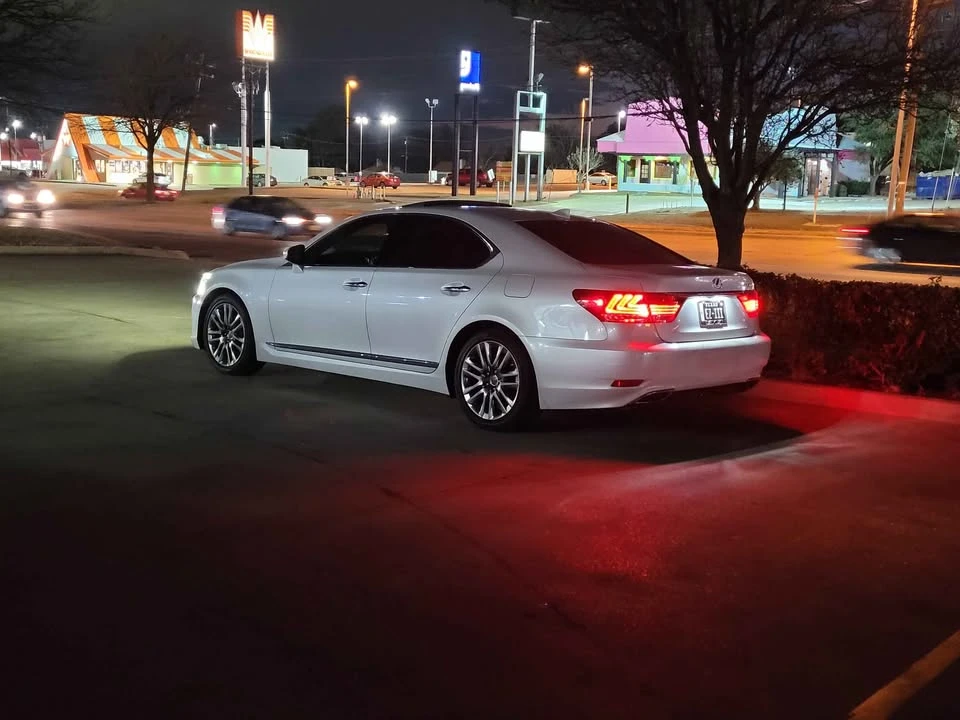 2017 Lexus LS 4th Gen - Image 6 of 8