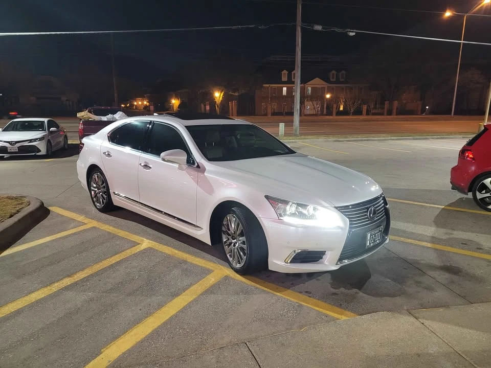 2017 Lexus LS 4th Gen - Image 7 of 8