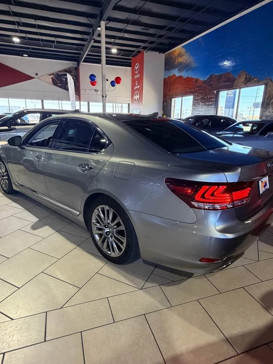 2017 Lexus LS 4th Gen - Image 7 of 11
