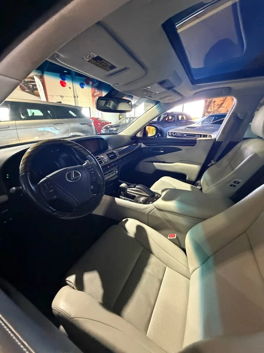 2017 Lexus LS 4th Gen - Image 8 of 11