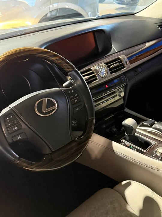 2017 Lexus LS 4th Gen - Image 10 of 11