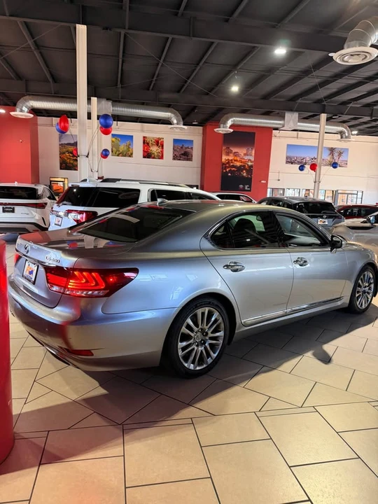 2017 Lexus LS 4th Gen - Image 5 of 11
