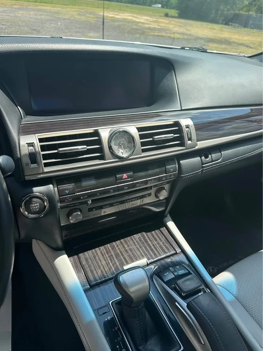 2017 Lexus LS 4th Gen - Image 8 of 8