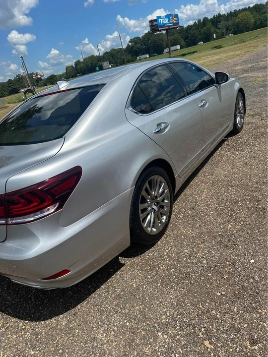 2017 Lexus LS 4th Gen - Image 3 of 8