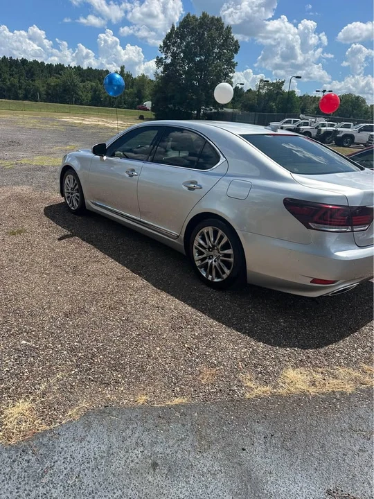 2017 Lexus LS 4th Gen - Image 2 of 8